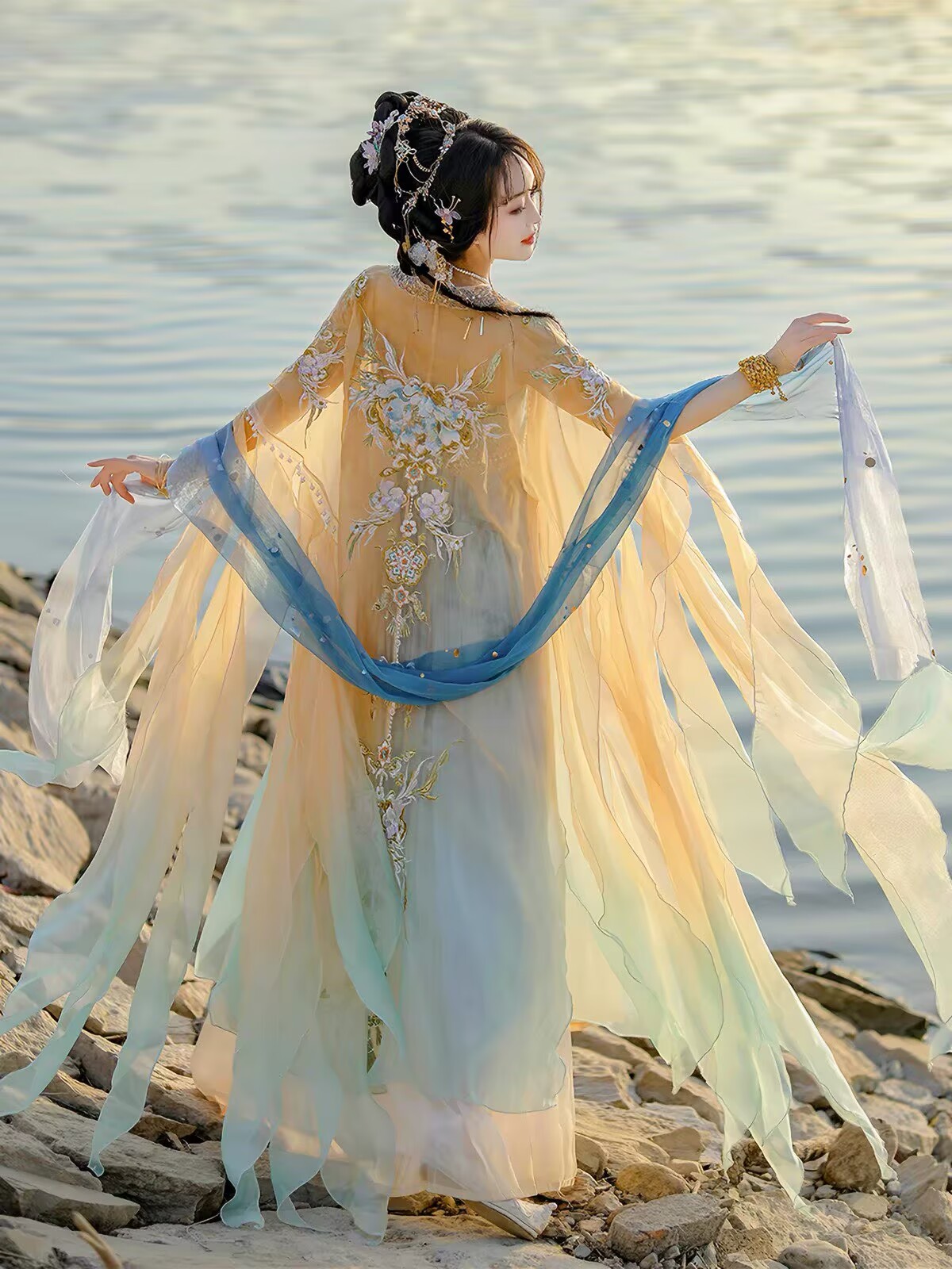 Chinese Hanfu Dress Women Trad - Embroidery Yellow Dress 评论和价格